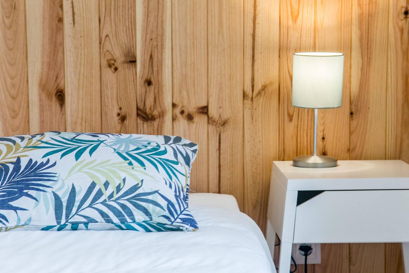 Home-Out-Rooms---Apartments-Room-122