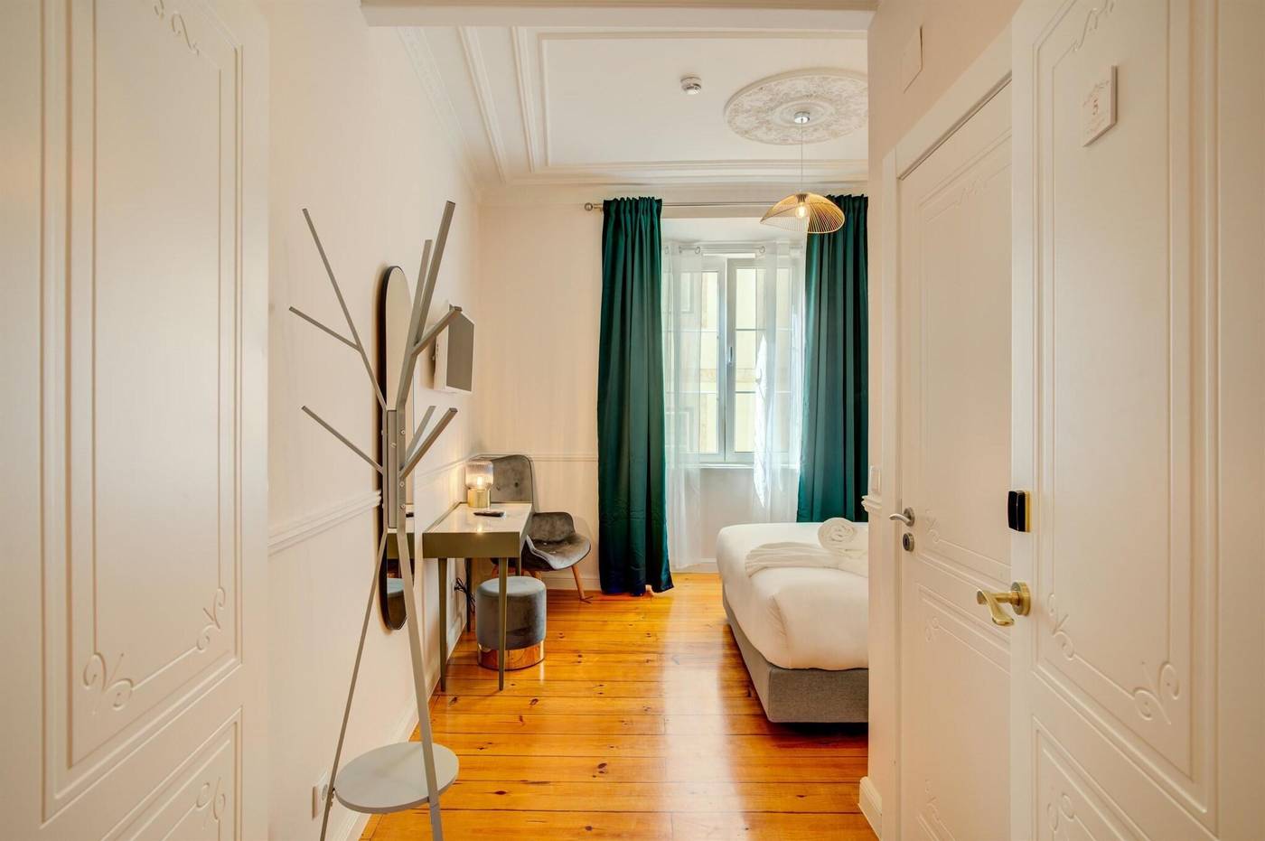 Solar-Dos-Poetas-Room-35