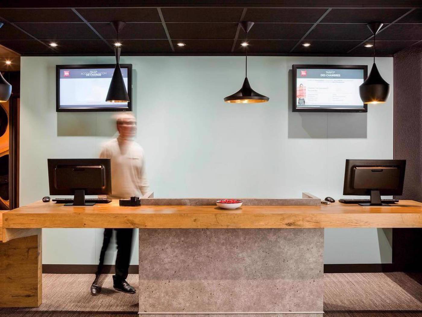 Ibis-Paris-Maine-Montparnasse-14th-Hotel-Lobby-15