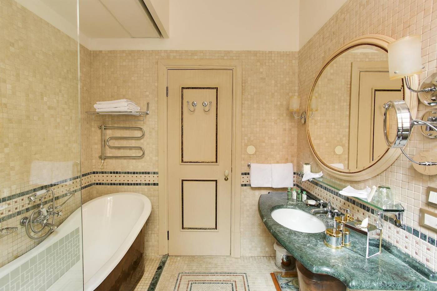 The-Pucic-Palace-Room-17