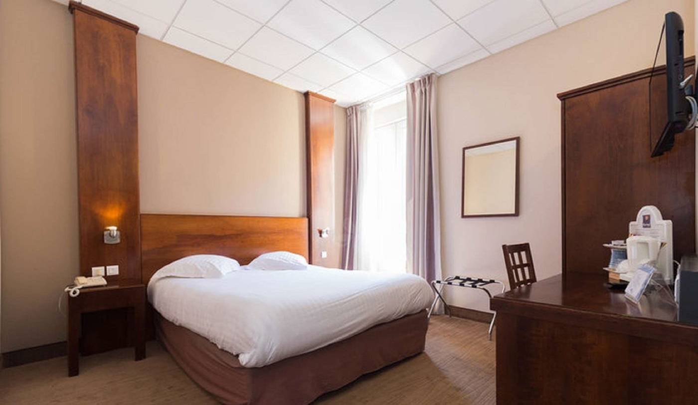 Kyriad-Nice-Centre-Gare-Room-15