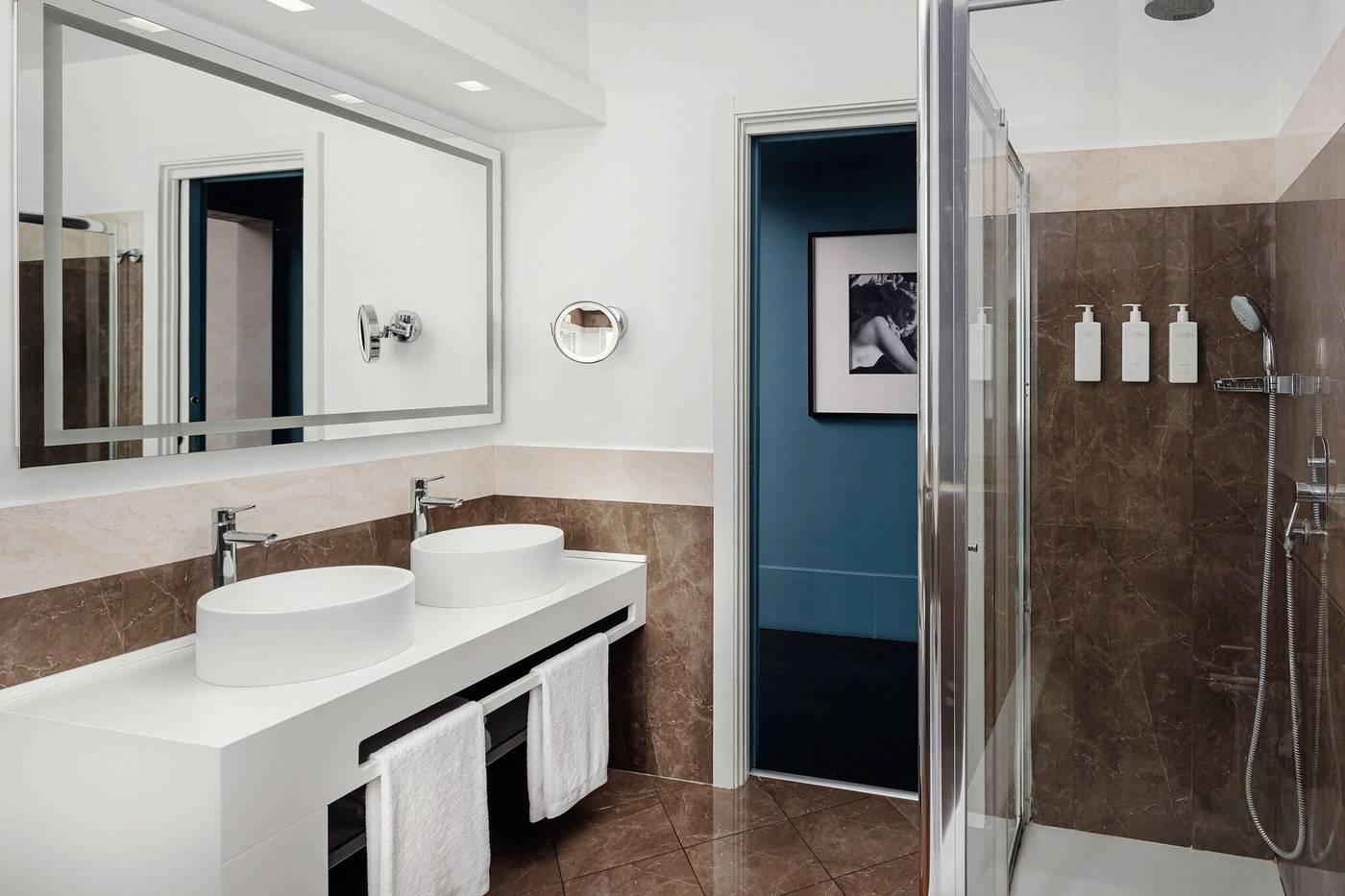 Sina-Bernini-Bristol--Autograph-Collection-Room-59