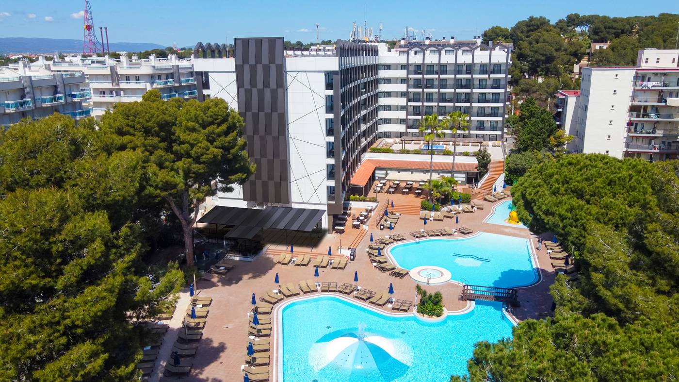 Golden-Avenida-Family-Suites-General-view-3