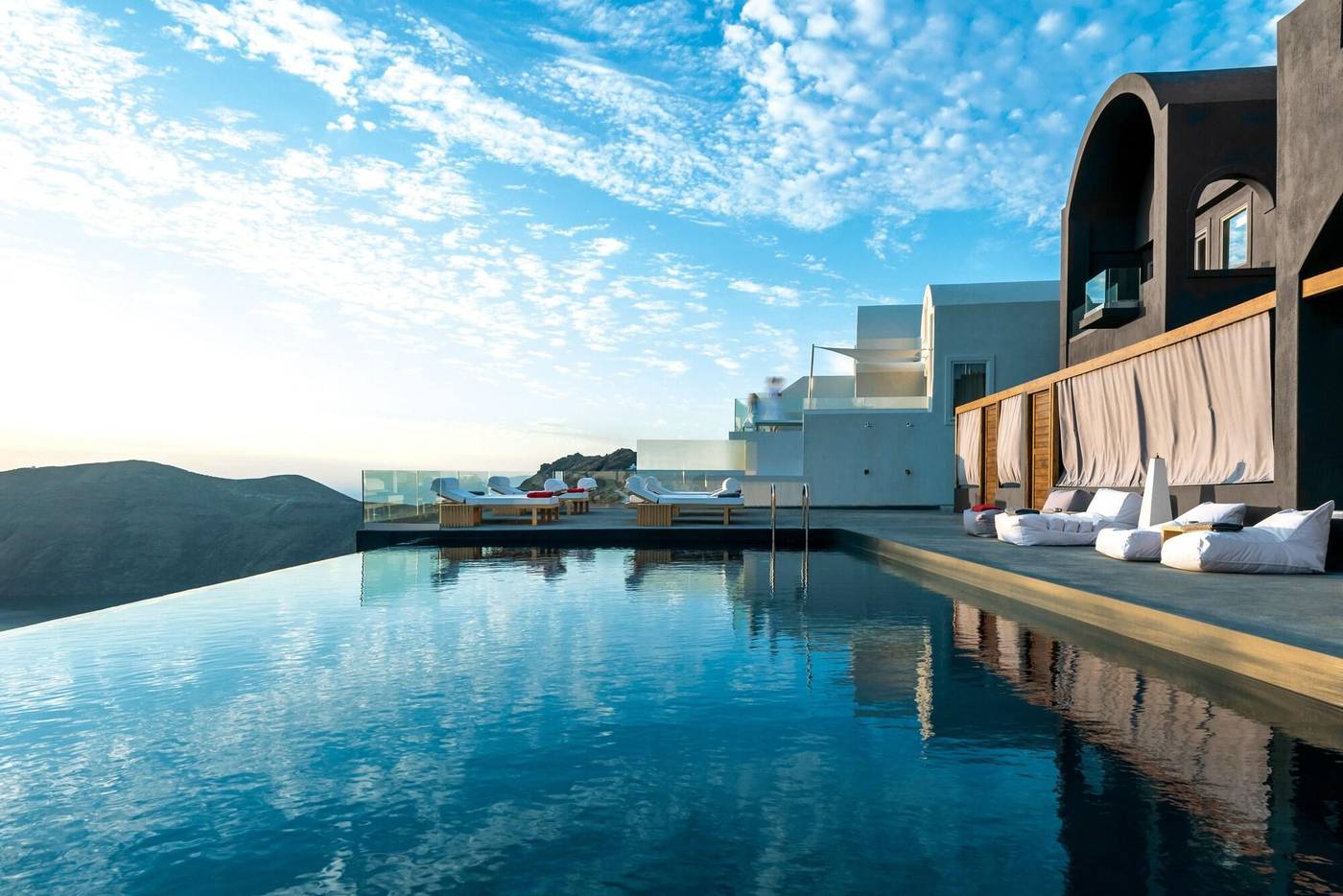 West-East-Suites-Sports-and-Entertainment-1