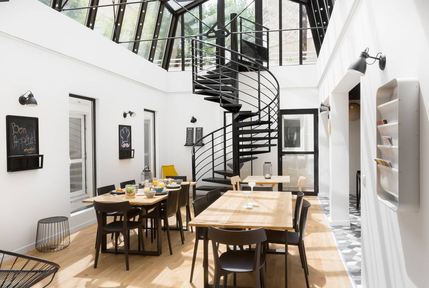 Hotel-Bootcamp-Restaurant-2