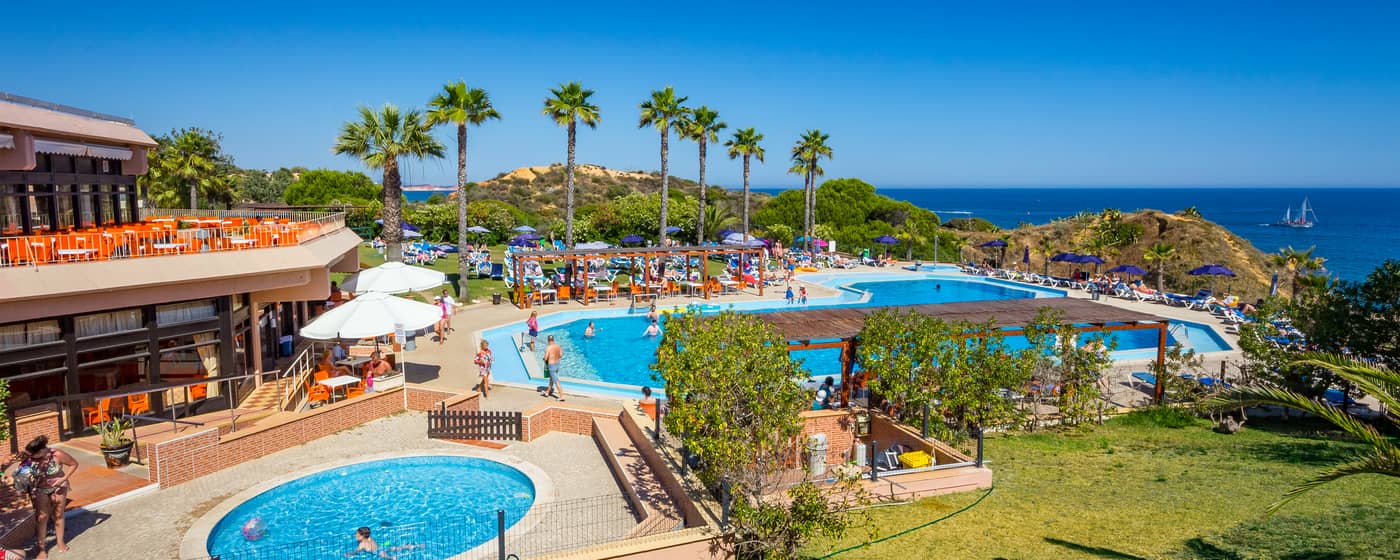 Auramar-Beach-Resort-Pool-2