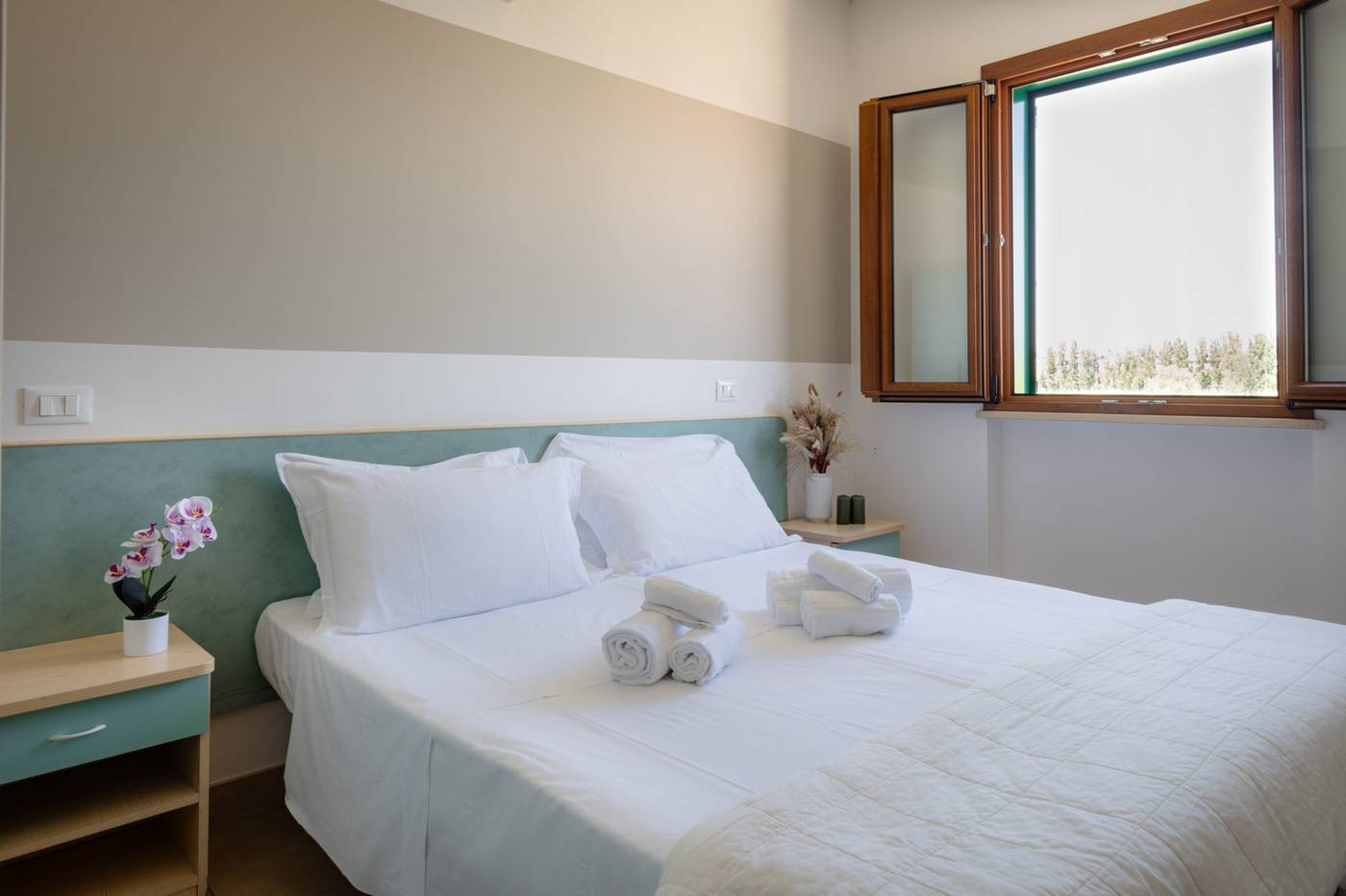 Club-del-Sole-Stork-Family-Collection-Room-27