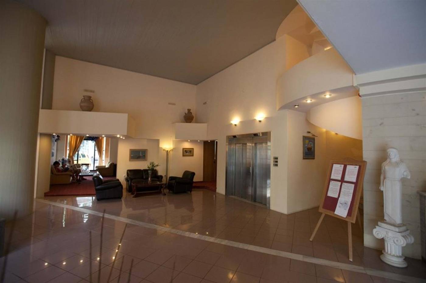 Santa-Marina-Lobby-42