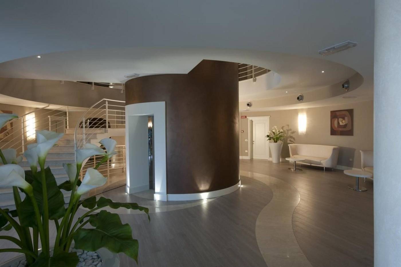 Hotel Morgana-Italy-RODENGO-SAIANO-Lobby-8