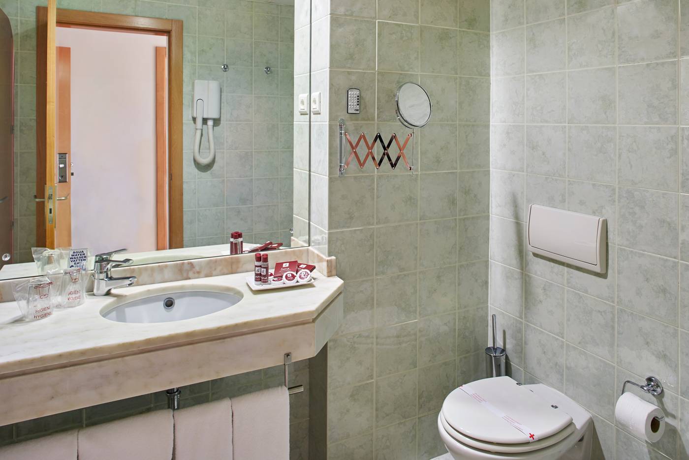 Luna-Esperanca-Centro-Hotel-Room-25