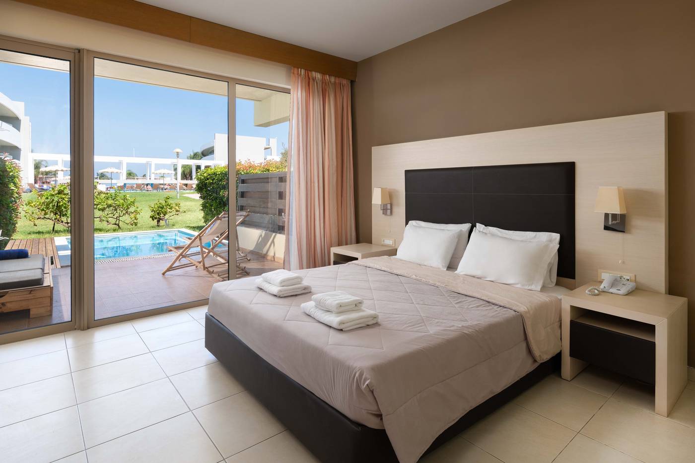 Virginia-Family-Resort-Room-20