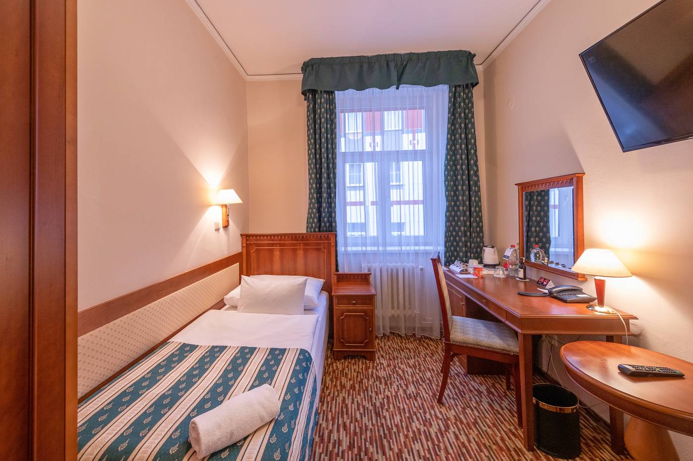 Hotel-Meteor-Plaza-Prague-Room-12