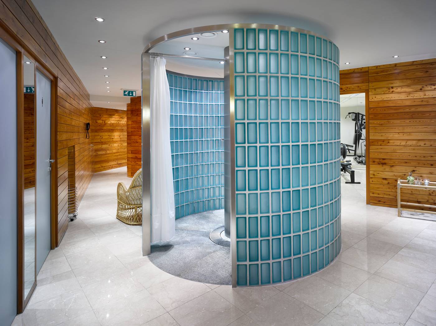 K-K-Hotel-Fenix-Sports-and-Entertainment-55