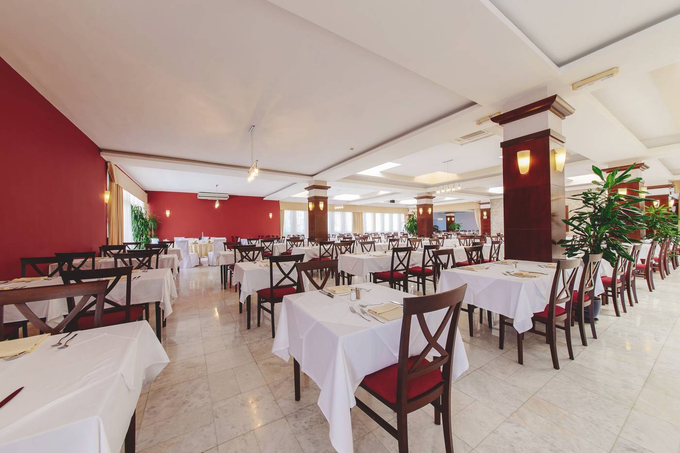 Montenegro-Beach-Resort-Restaurant-35