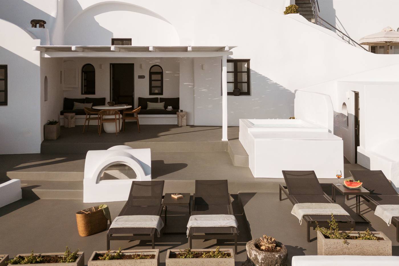 Aqua-Luxury-Suites-Room-7