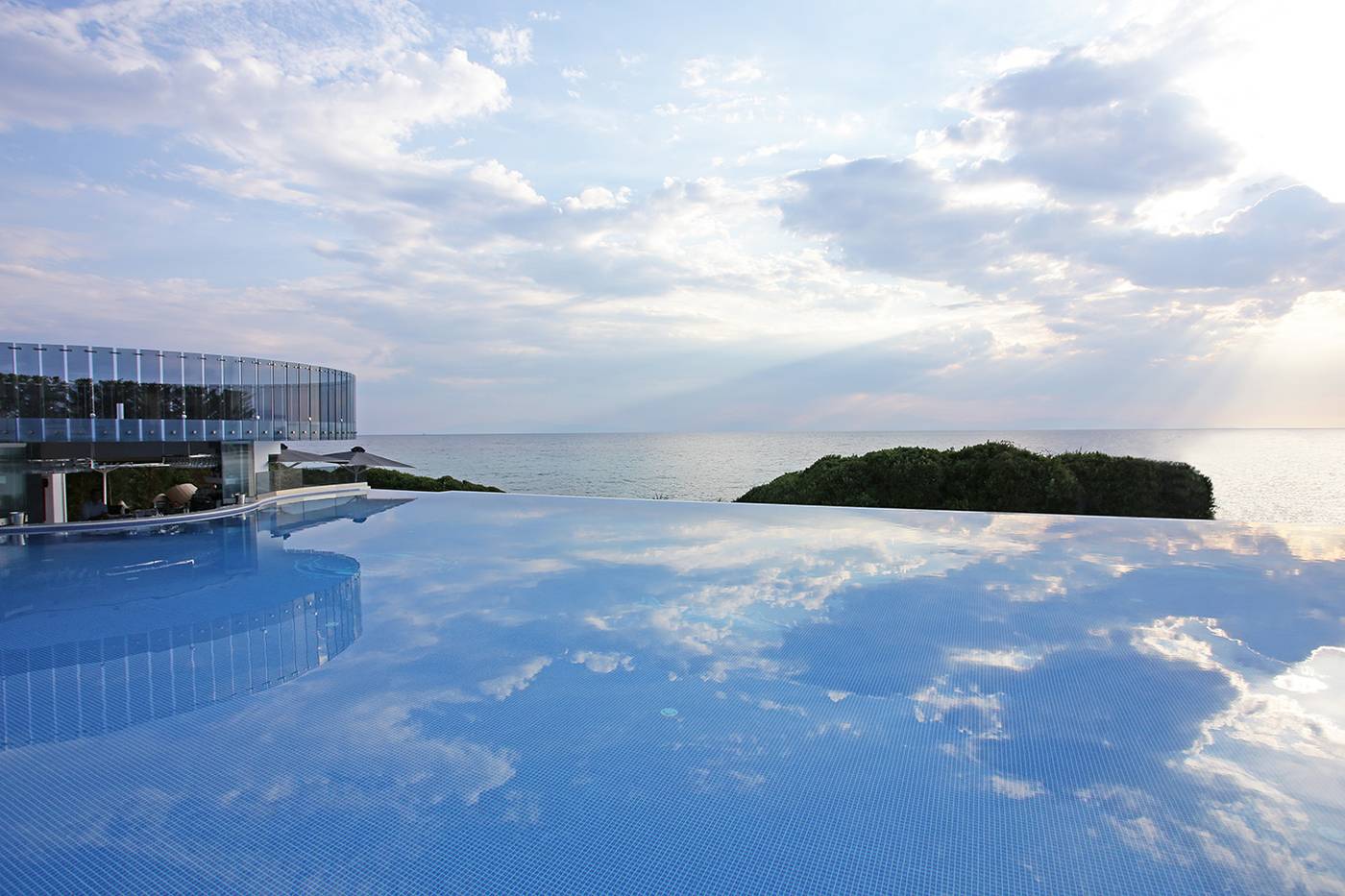 Pomegranate-Spa-Pool-9