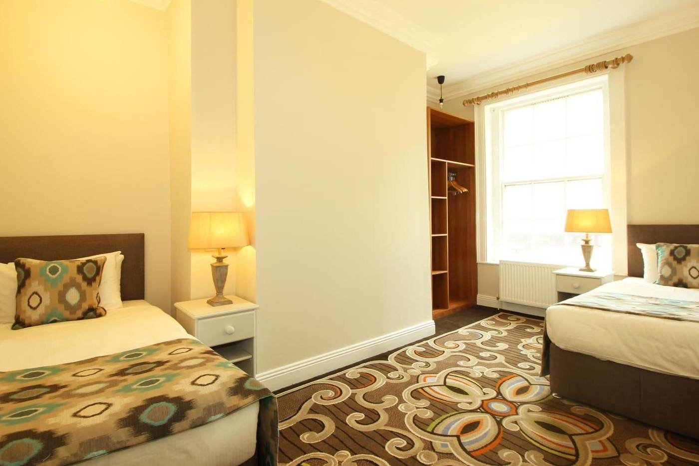 Tom-Dick-and-Harriet-s-Room-3