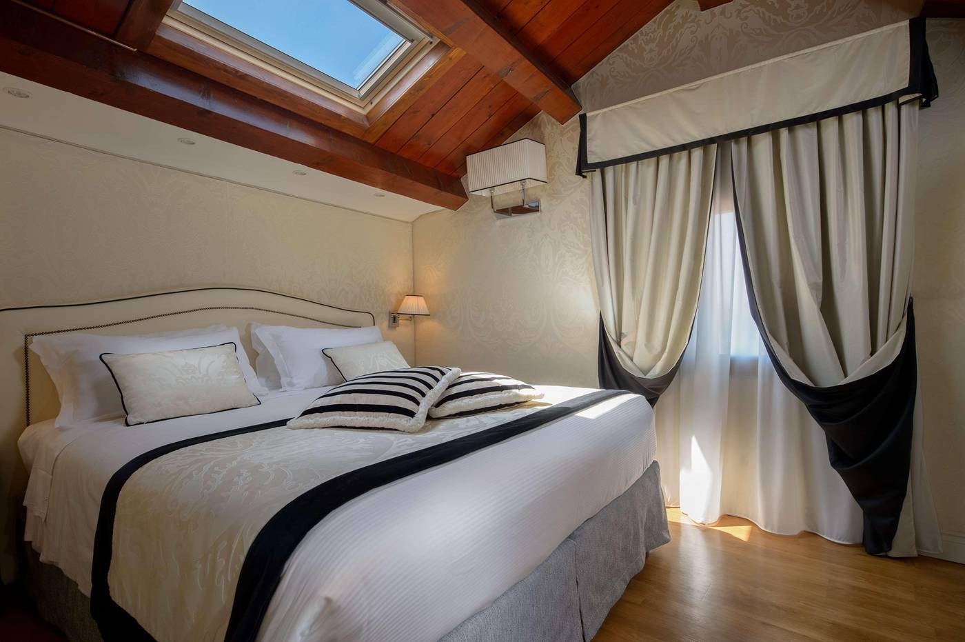 Hotel-Olimpia-Venice--BW-Signature-Collection-Room-7