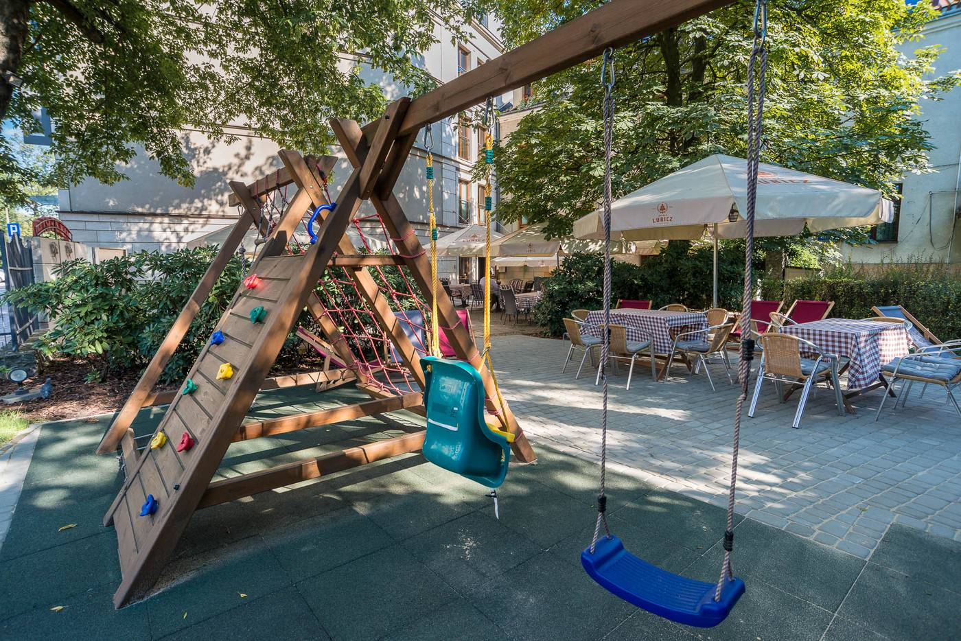 Hotel-Niebieski-Art-Hotel---Spa-General-view-57