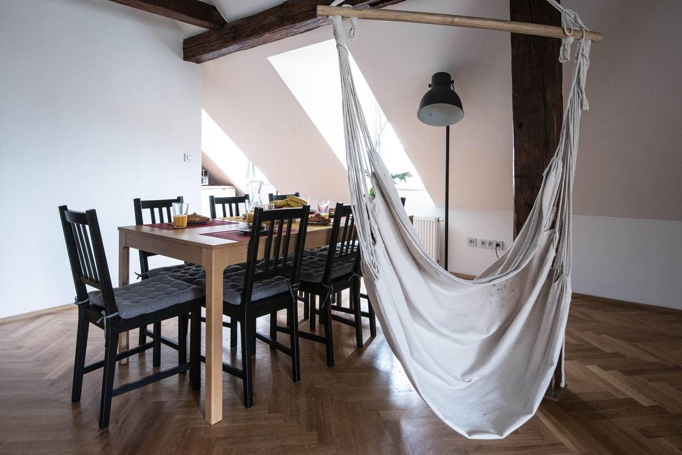 Boutique-Apartments-White-Swan-Room-18