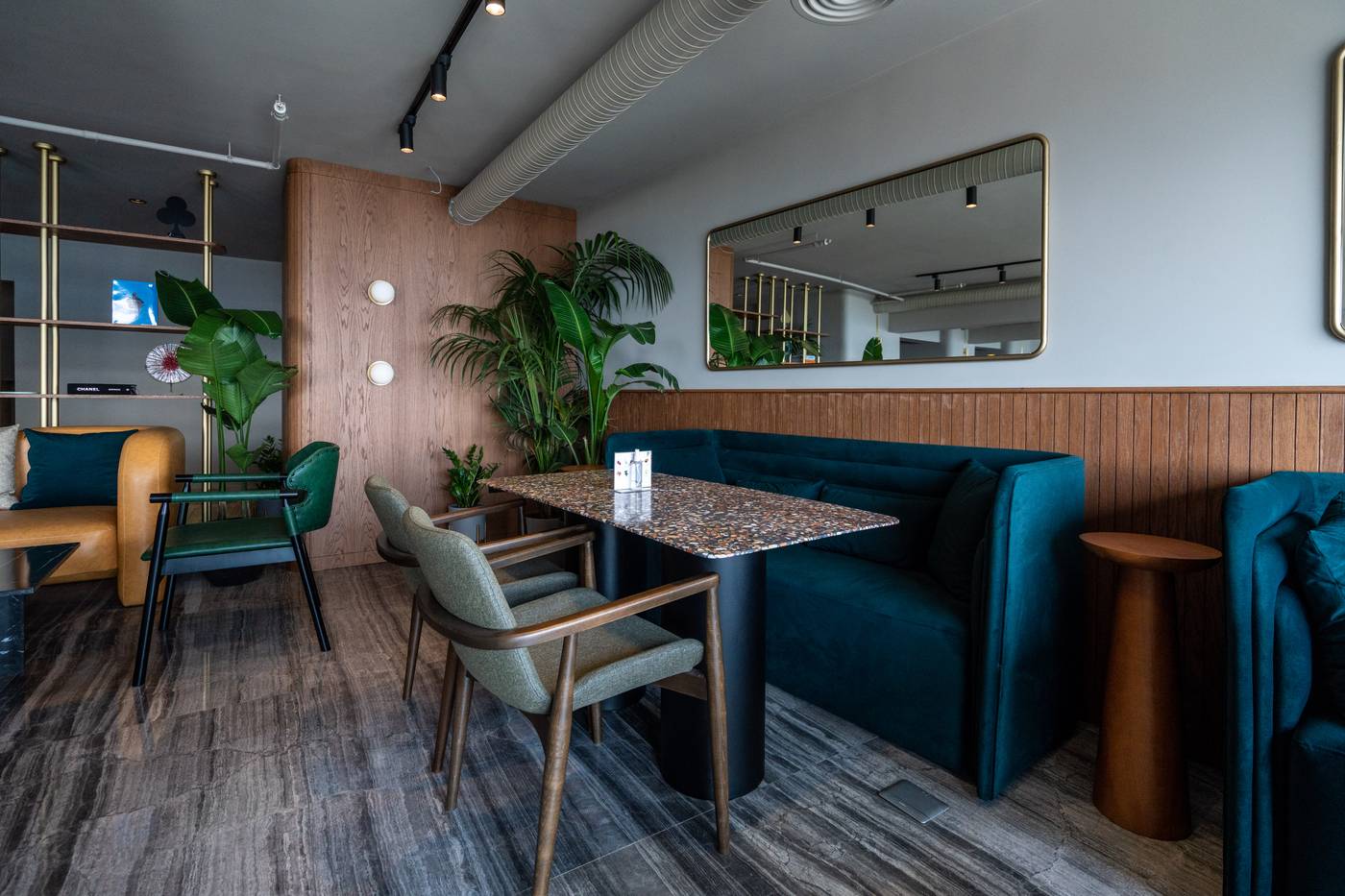 Zimmer-Bosphorus-Hotel-Restaurant-1