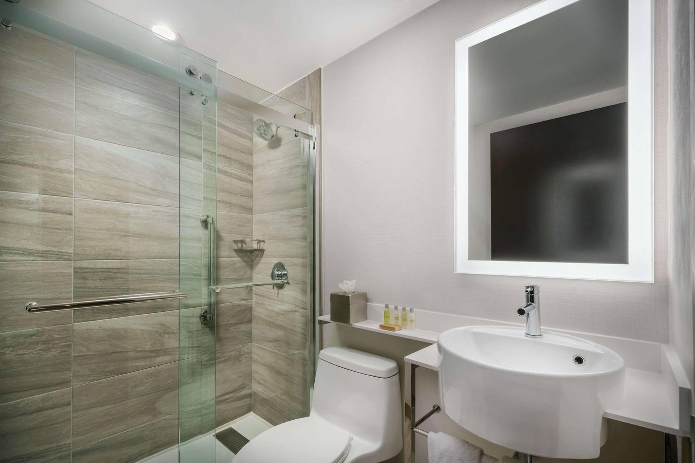 DoubleTree-by-Hilton-New-York-Times-Square-South-Room-19