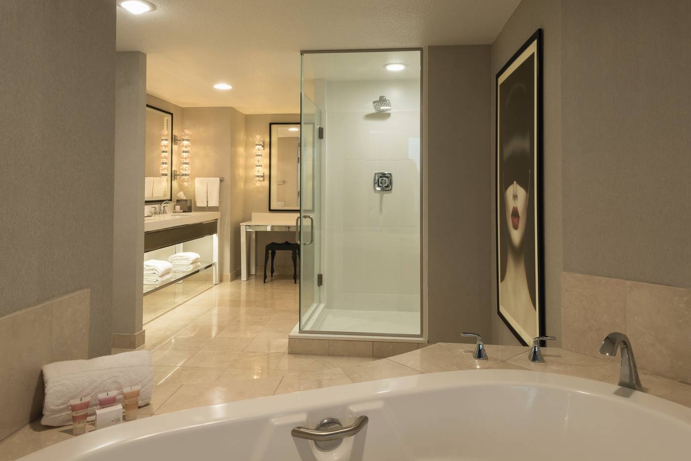 Planet-Hollywood-Resort---Casino-Room-42