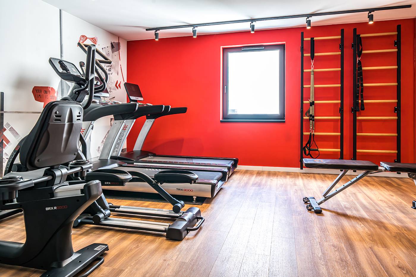 Up-Hotel-Budapest-Sports-and-Entertainment-60