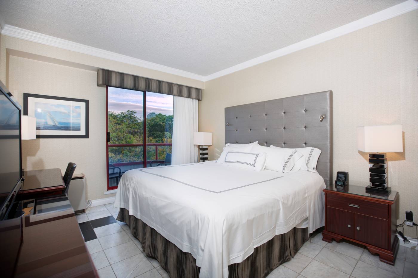 Granville-Island-Hotel-Room-18