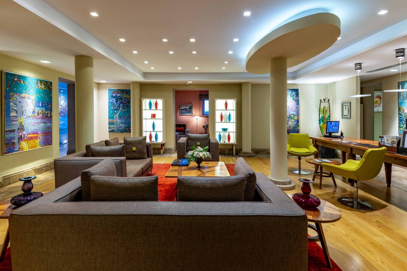 Tomtom-Suites-Lobby-3