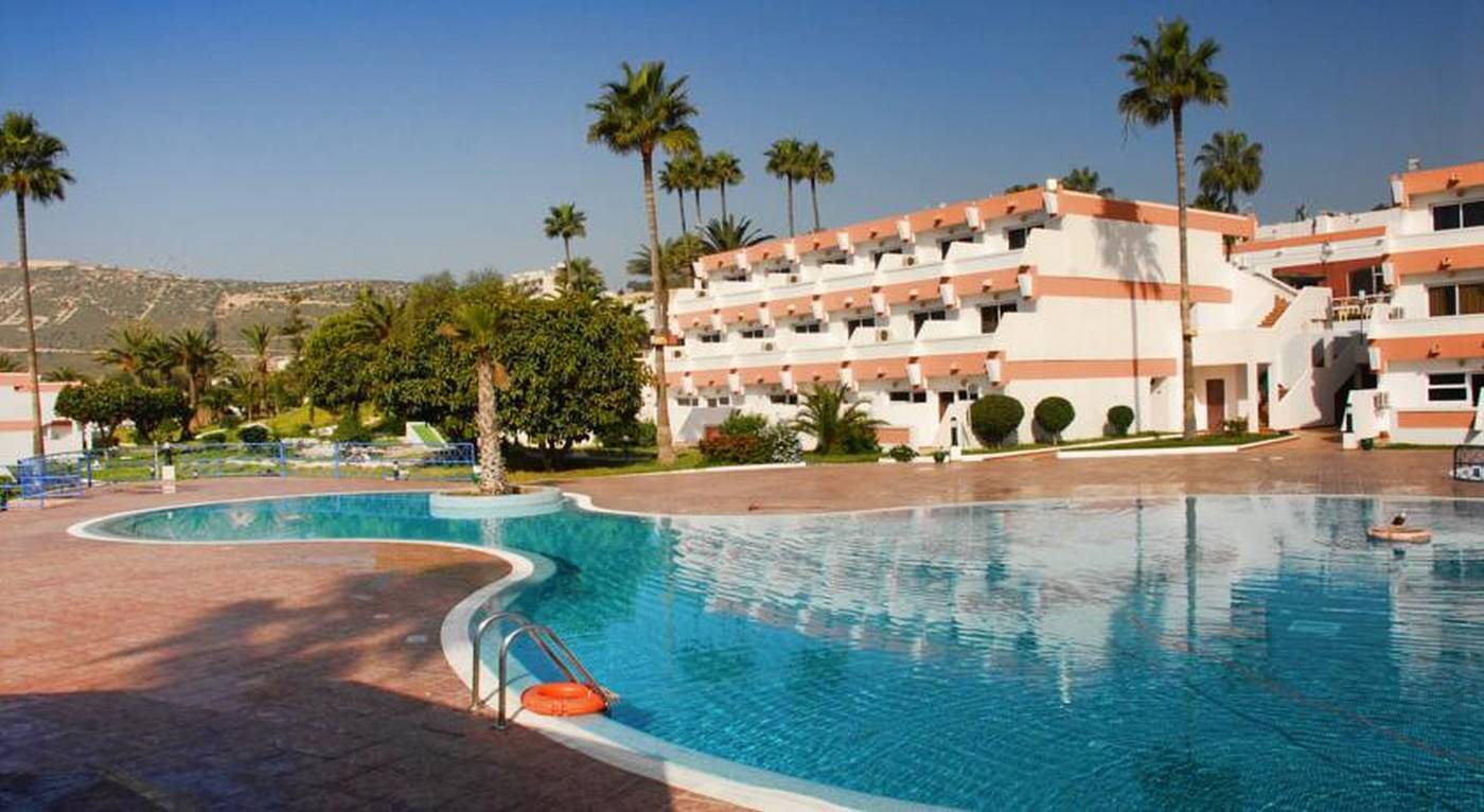 Club-Almoggar-Garden-Beach-Pool-1