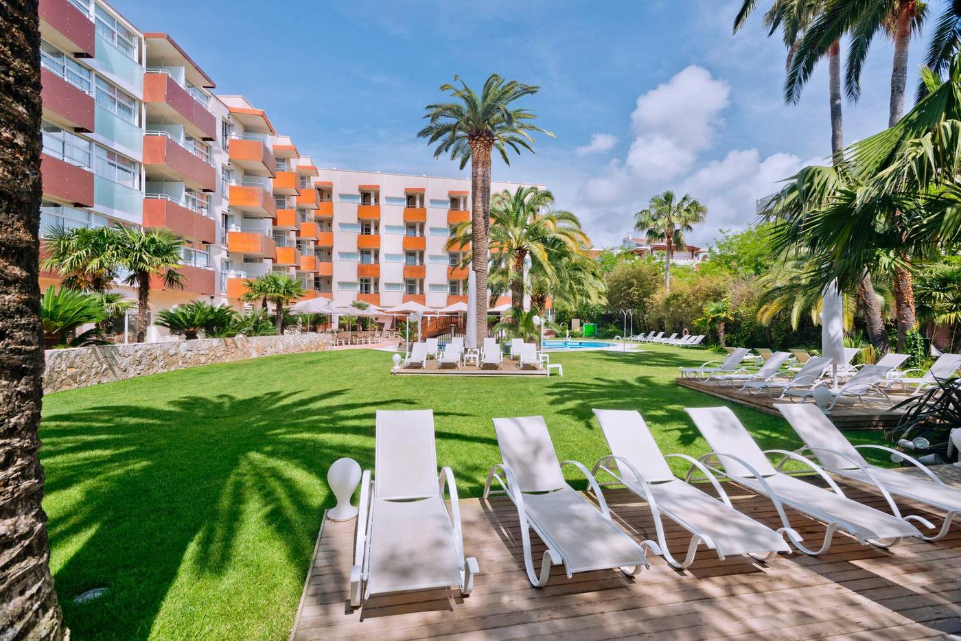 Monica-Hotel-Pool-4