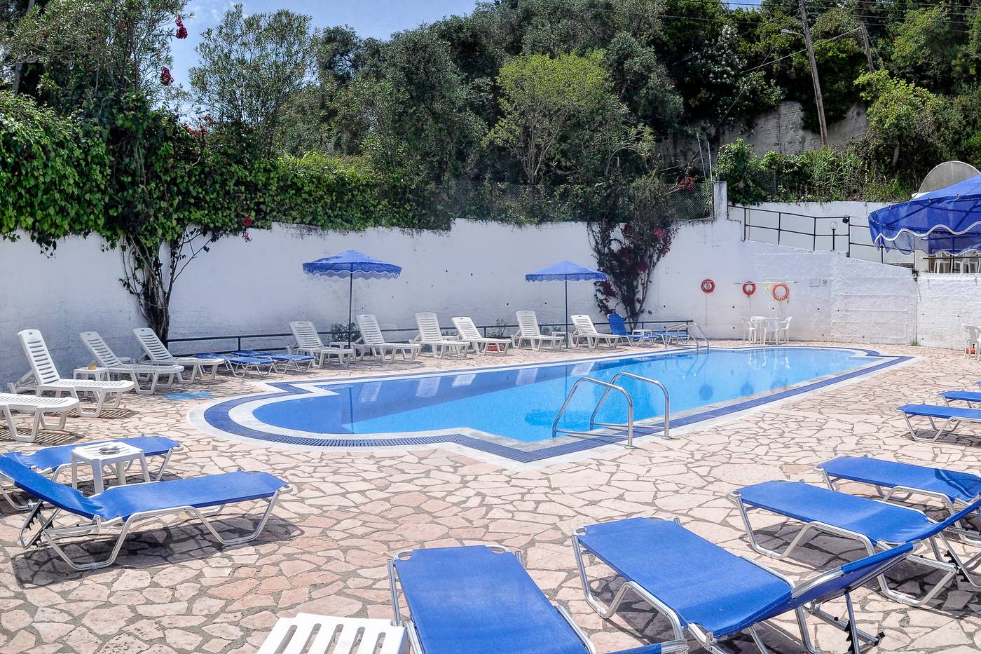 Fouxia-Apartments-and-Studios-Pool-1