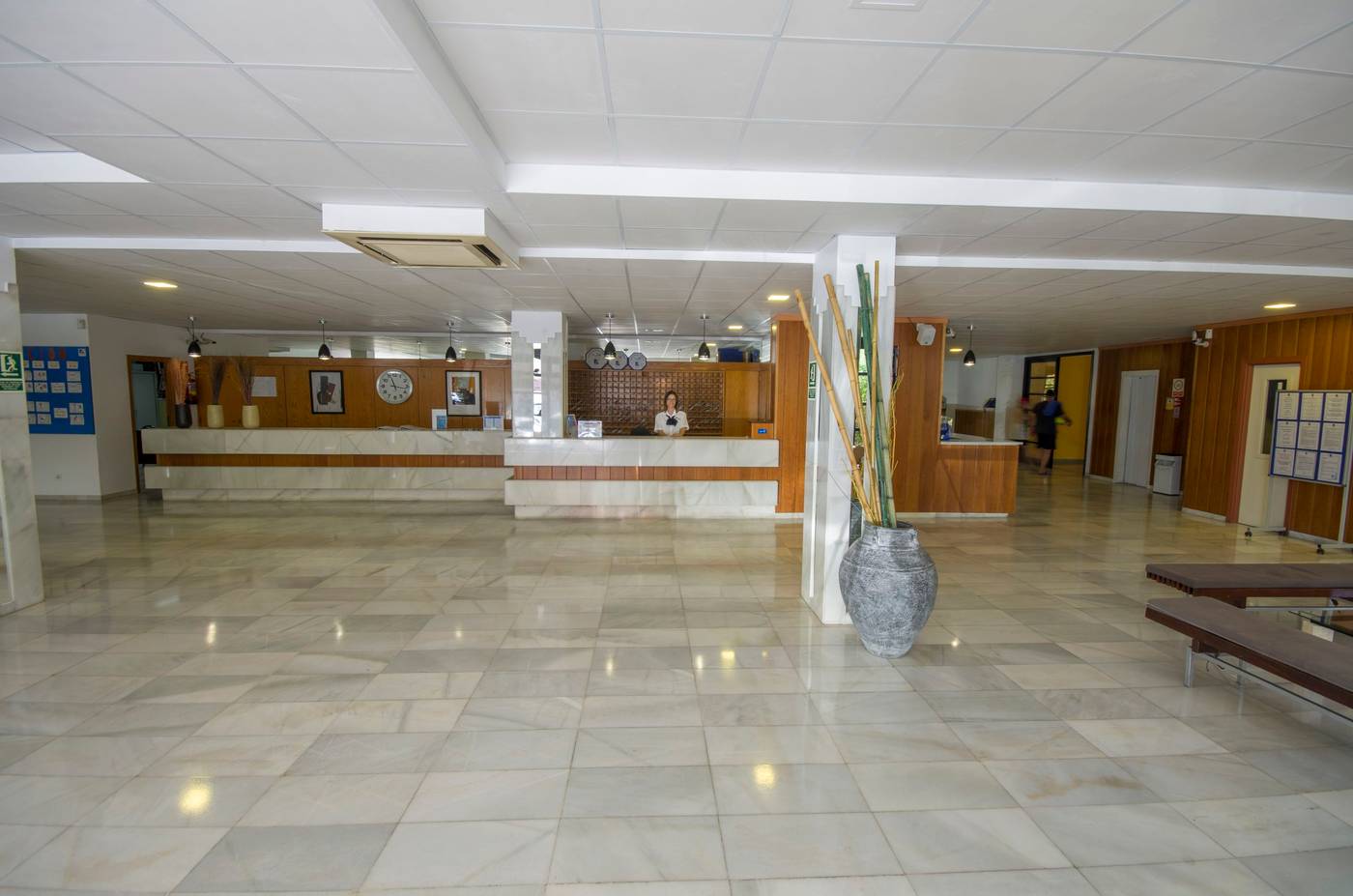 Azuline-Hotel-Mar-Amantis-Lobby-54