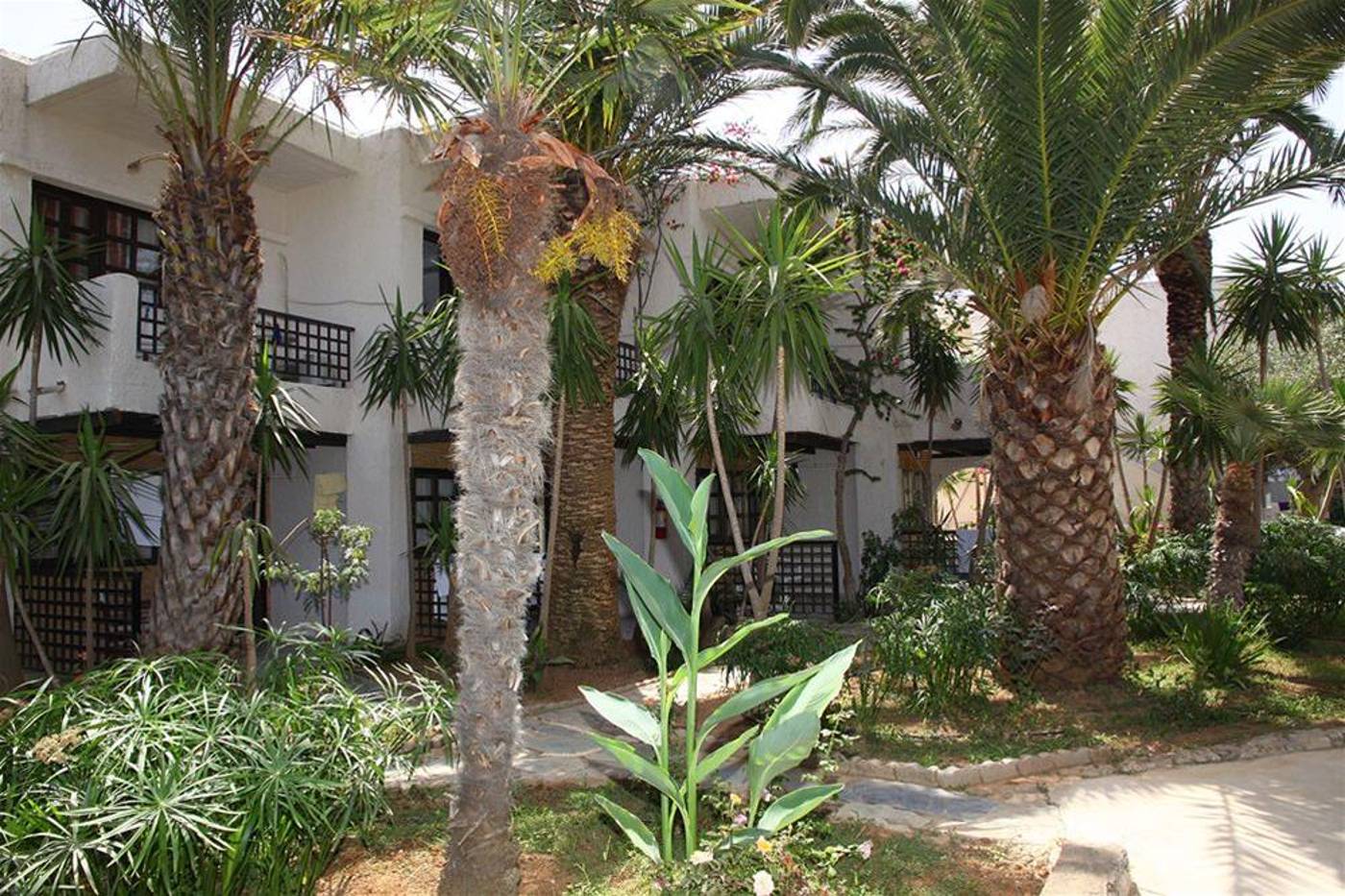 Sandy-Beach-General-view-2