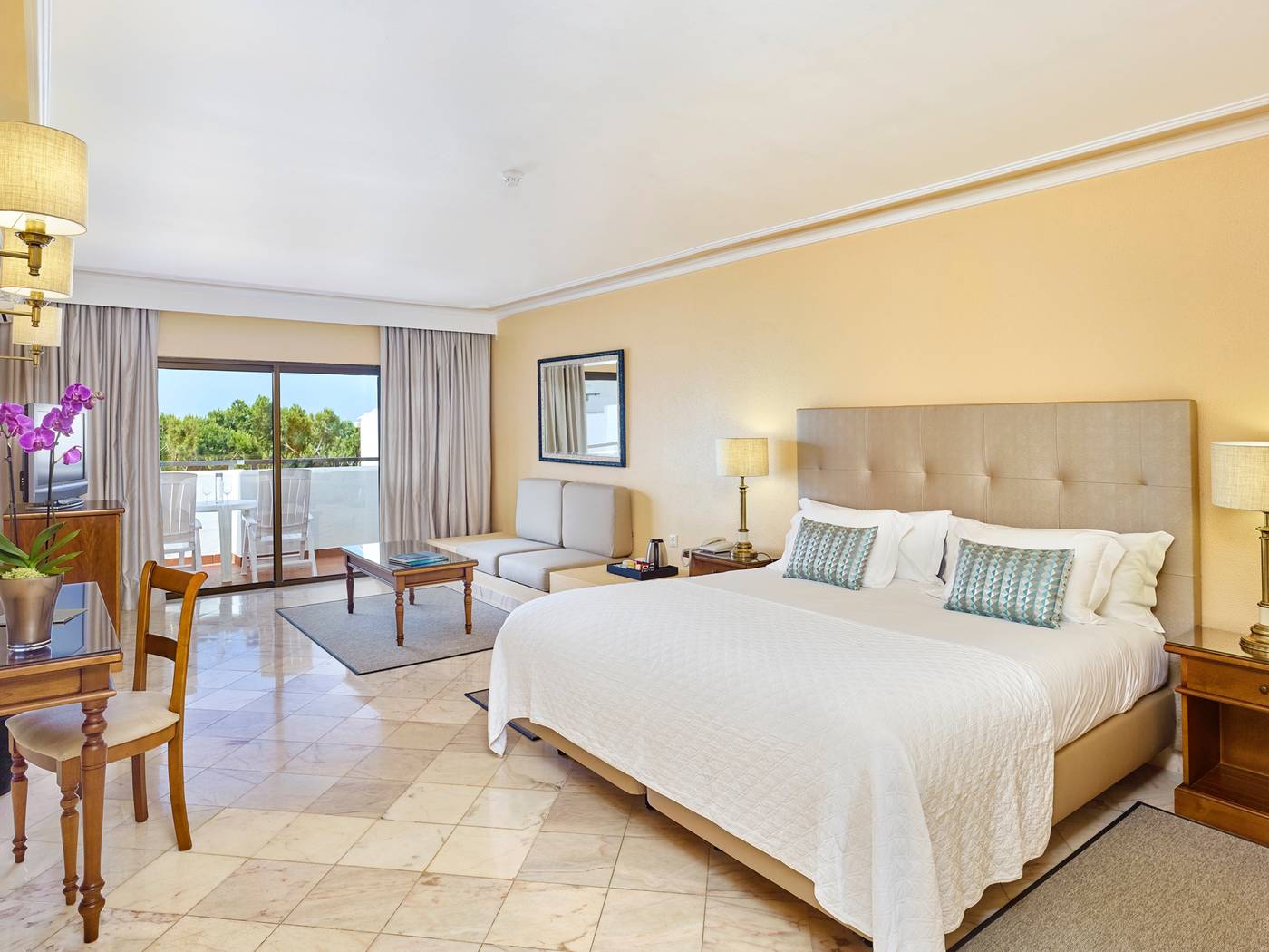 Ria-Park-Garden-Room-13