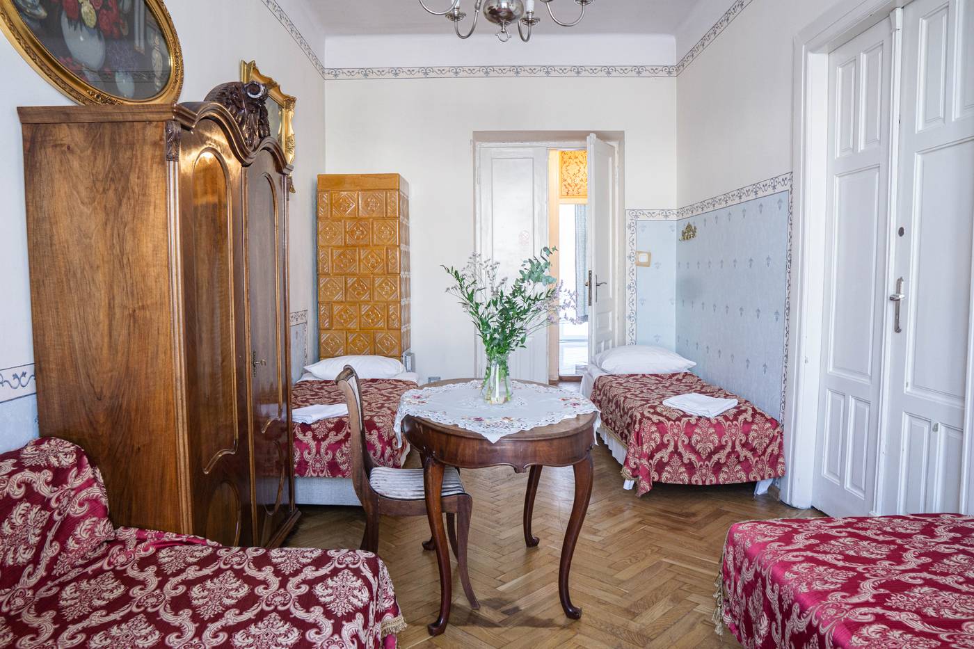 Metropolitan-Apartments-Room-9