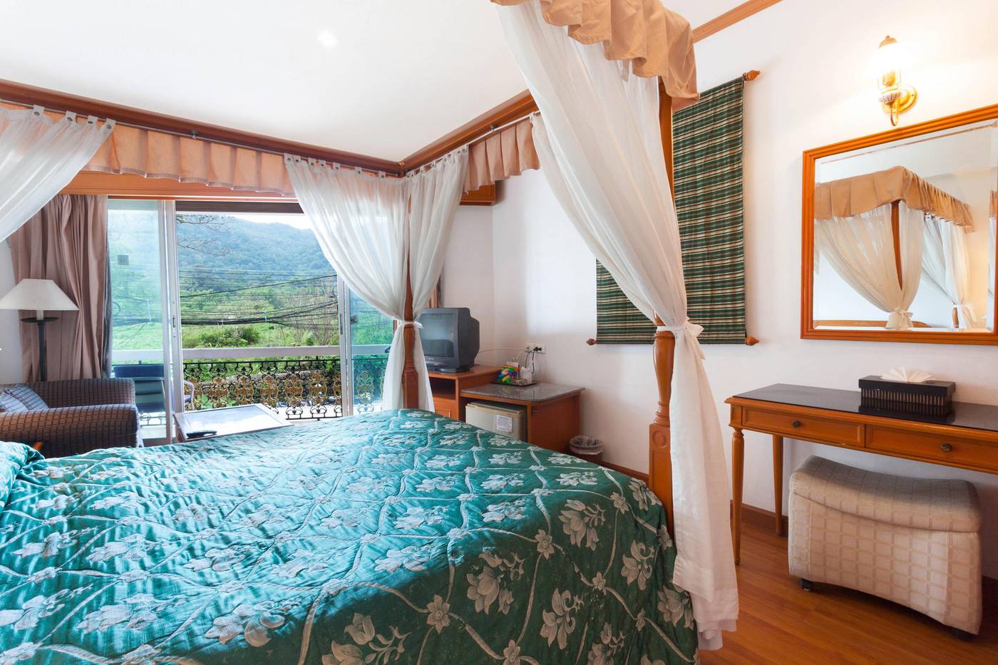 Orchid-Hotel-Kalim-Bay-Phuket-Room-17