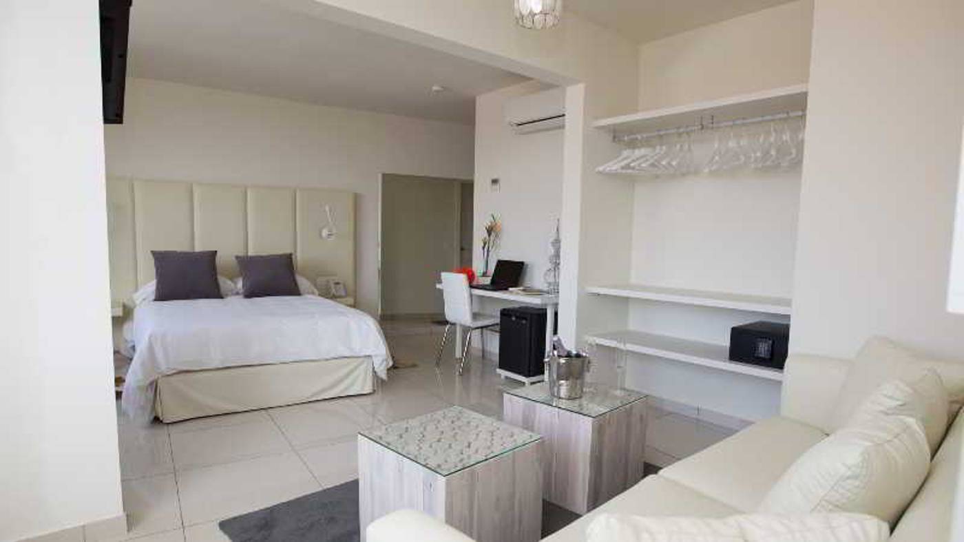 Onhotels-Ocean-Front-Room-26