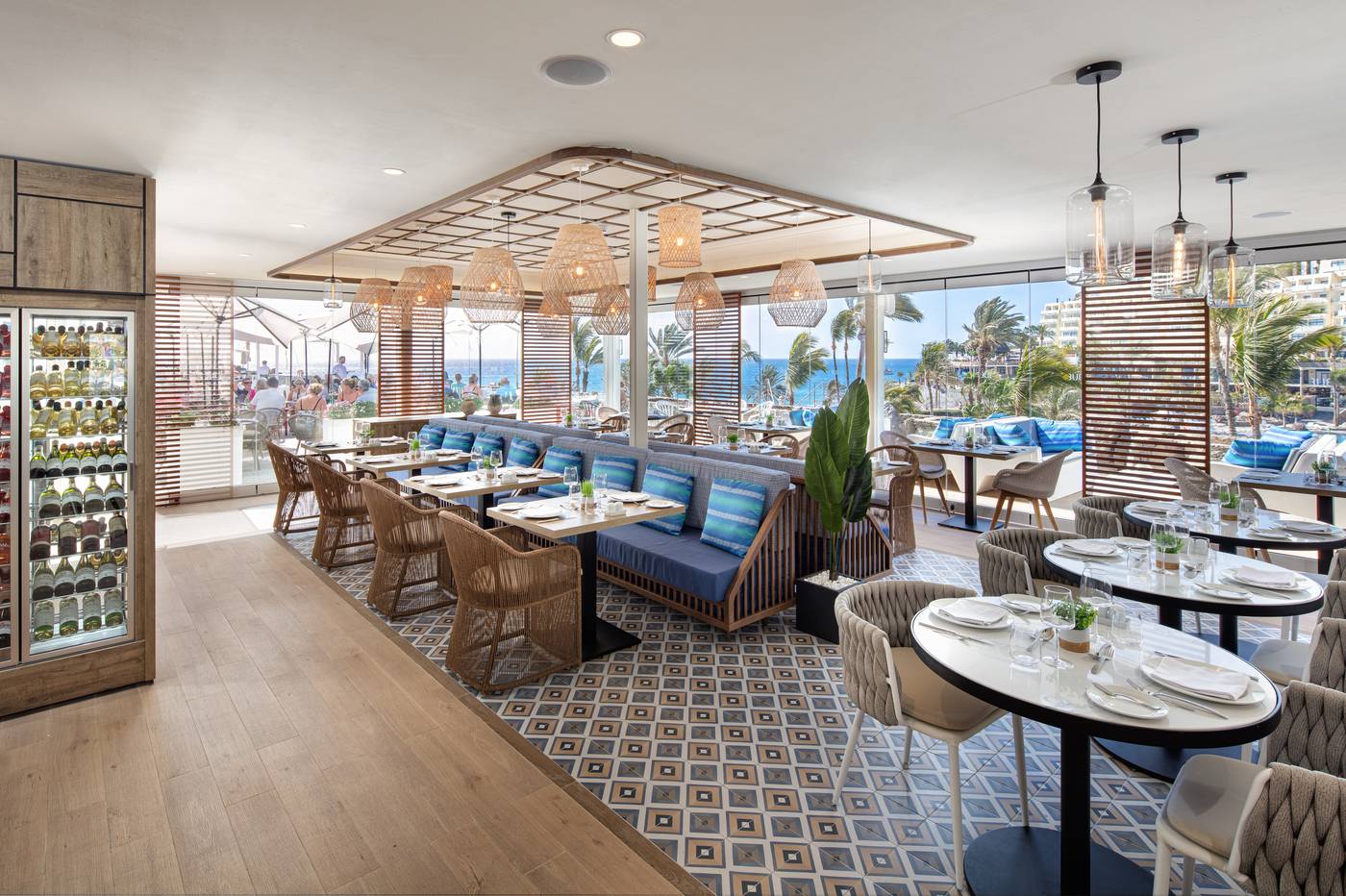 TUI-BLUE-Suite-Princess--Adults-Only--Restaurant-36