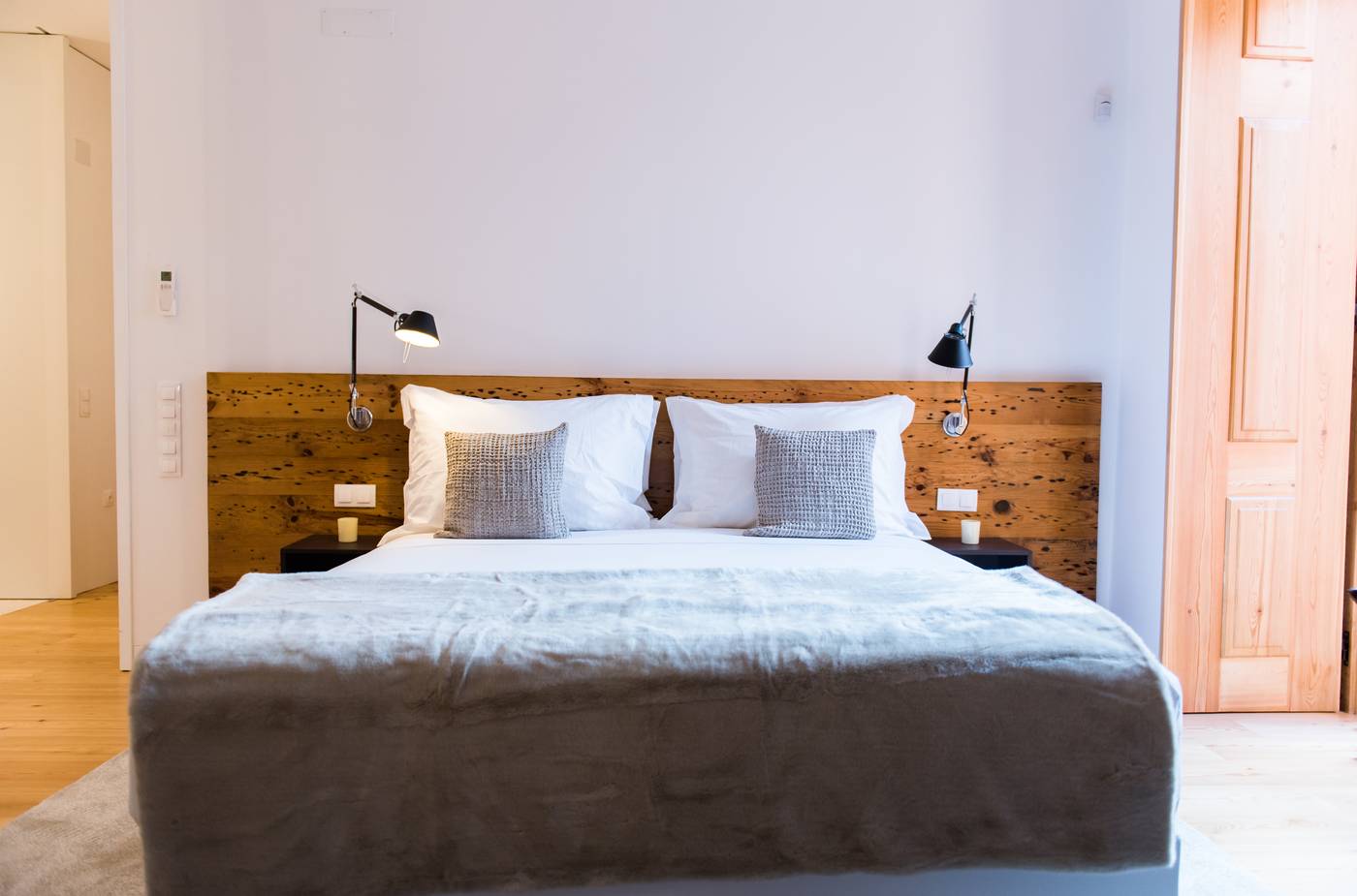 Flora-Chiado-Apartments-Room-23