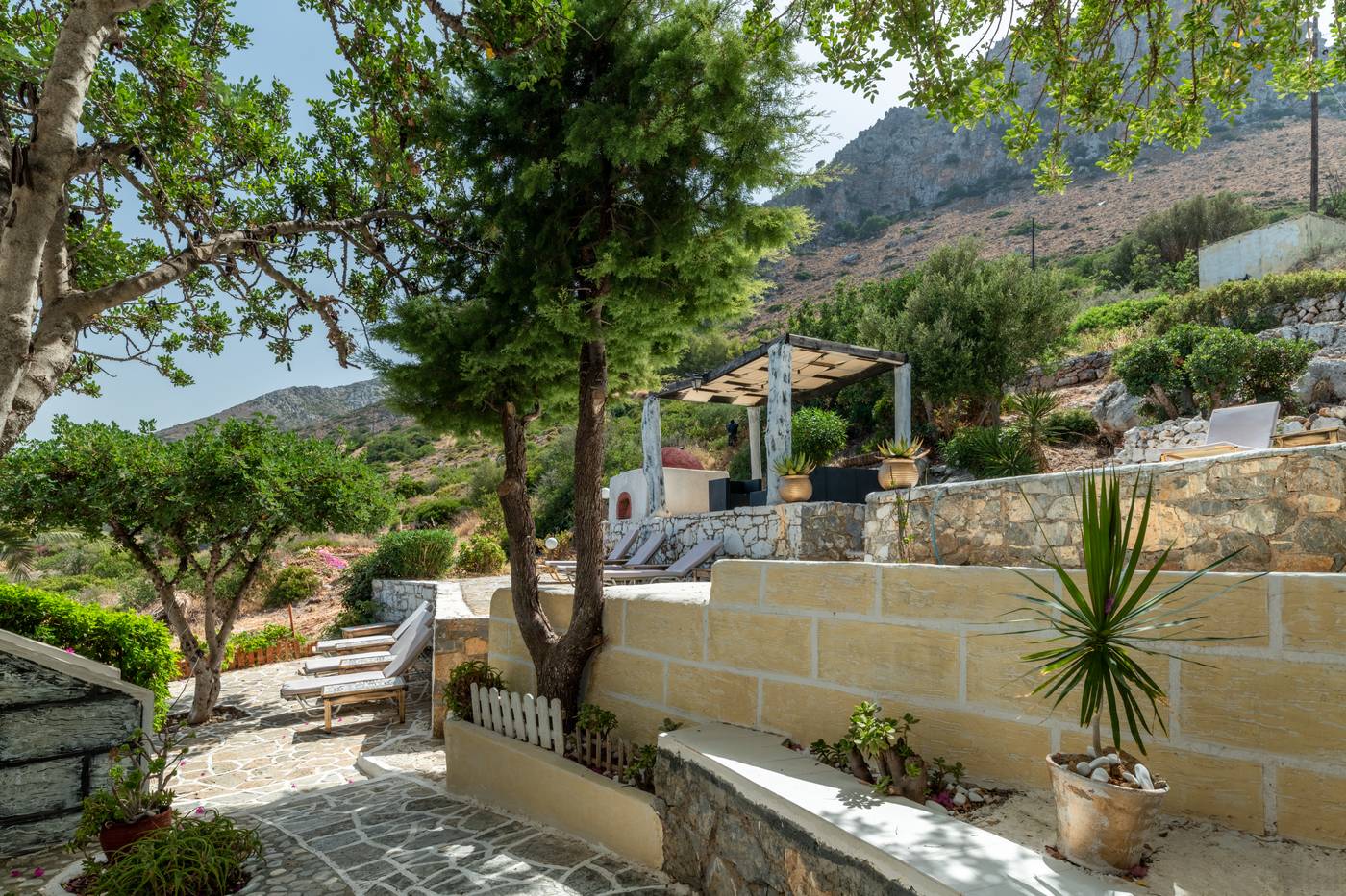 Korifi-Suites-Art-Hotel-Terrace-2