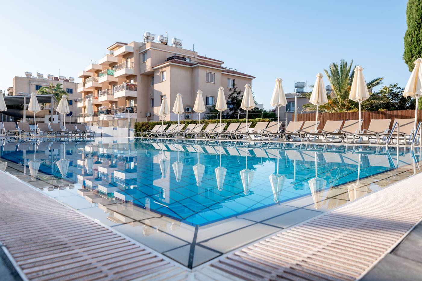 Kefalos-Damon-Hotel-Apartments-Pool-9