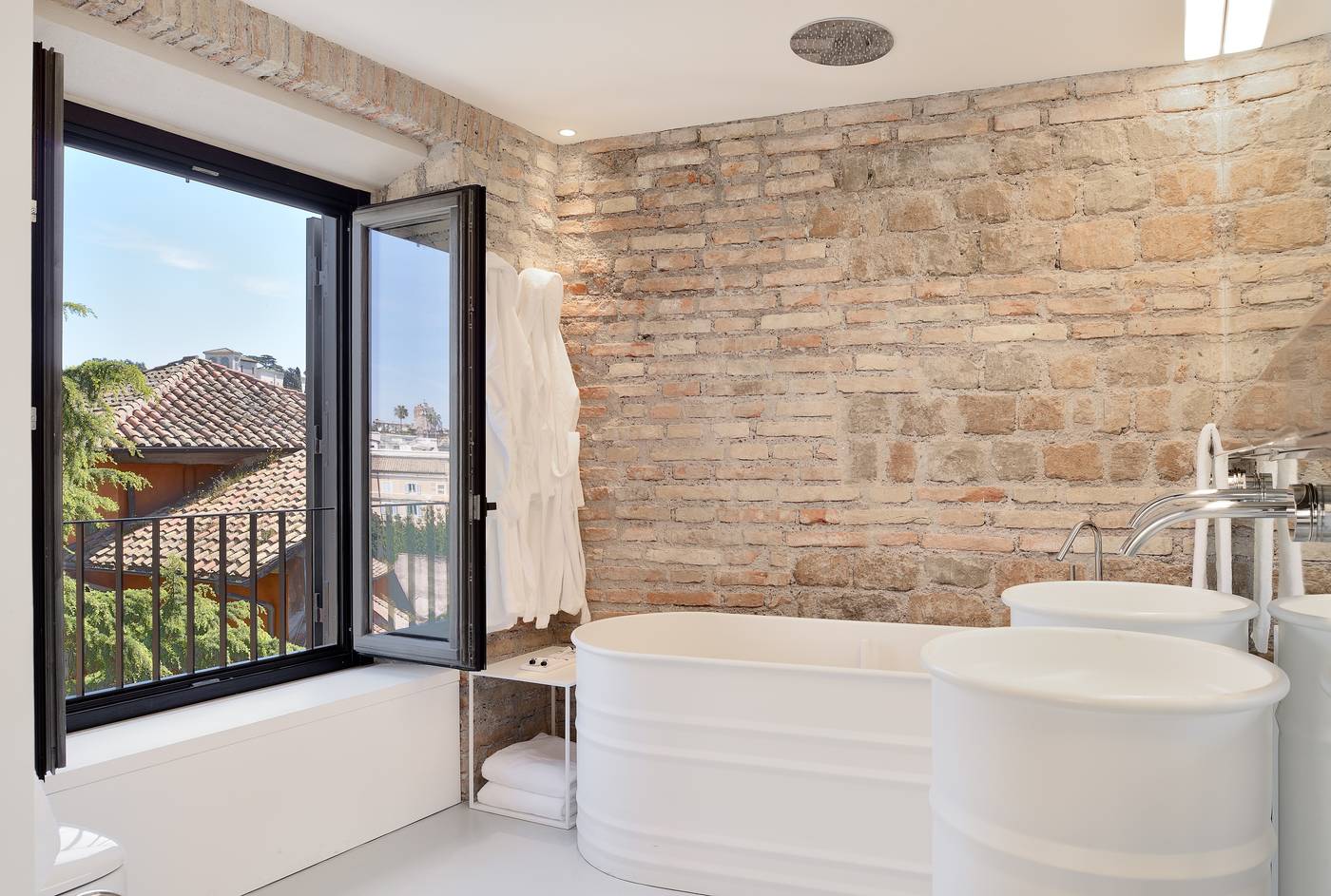 Rhinoceros-Roma-Room-25