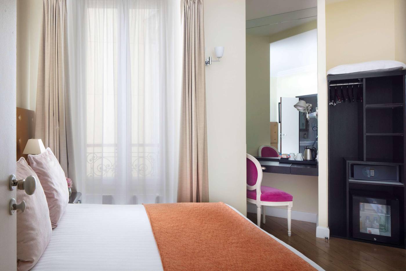 Le-123-Elysees-Astotel-Room-18