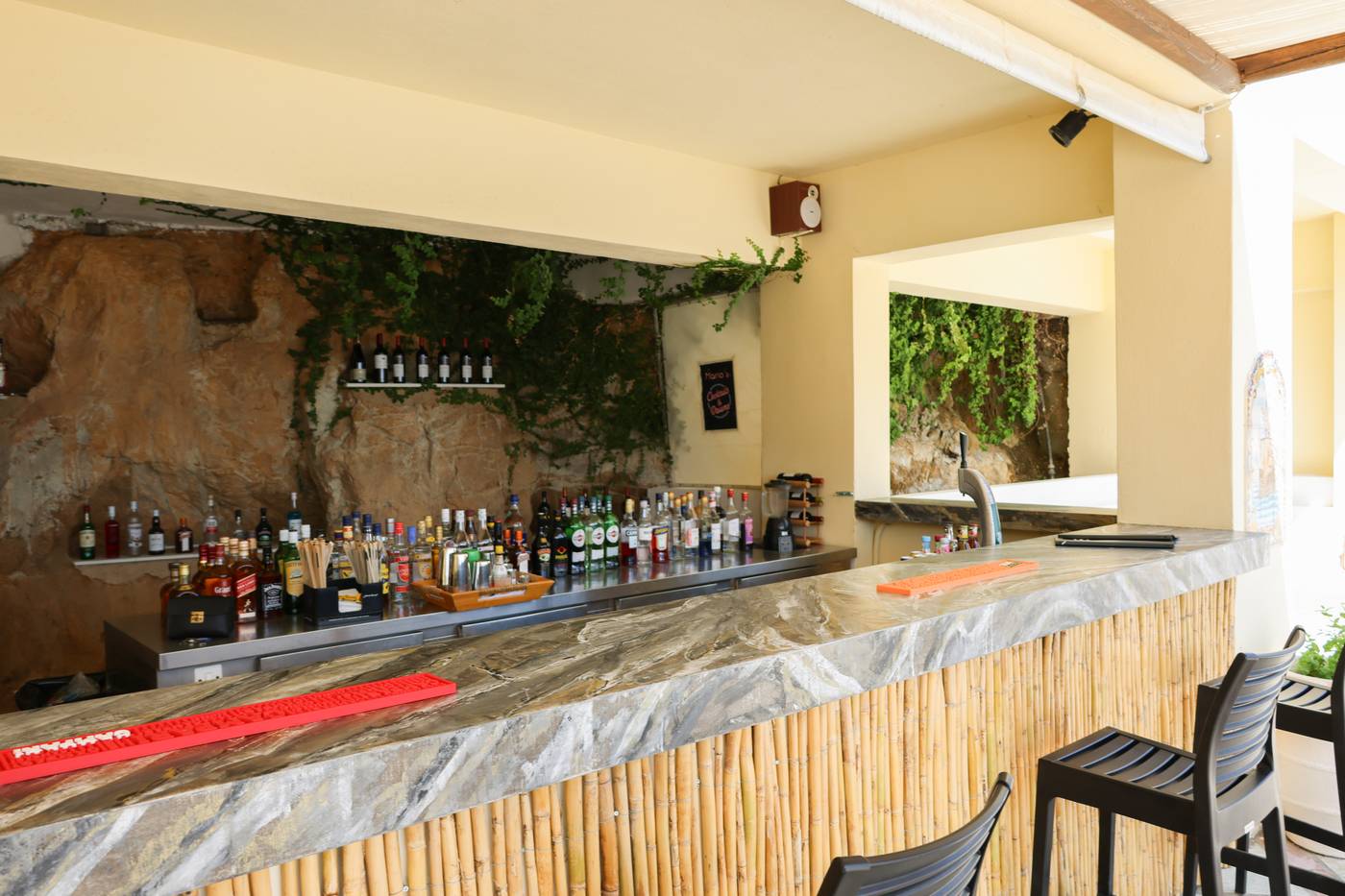 Kanapitsa-Mare-Bar-55