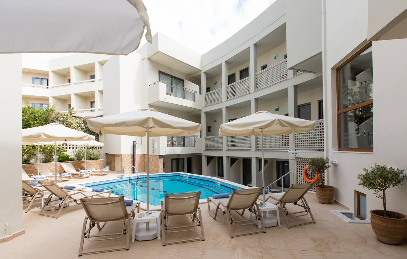 Anita-Beach-Pool-1