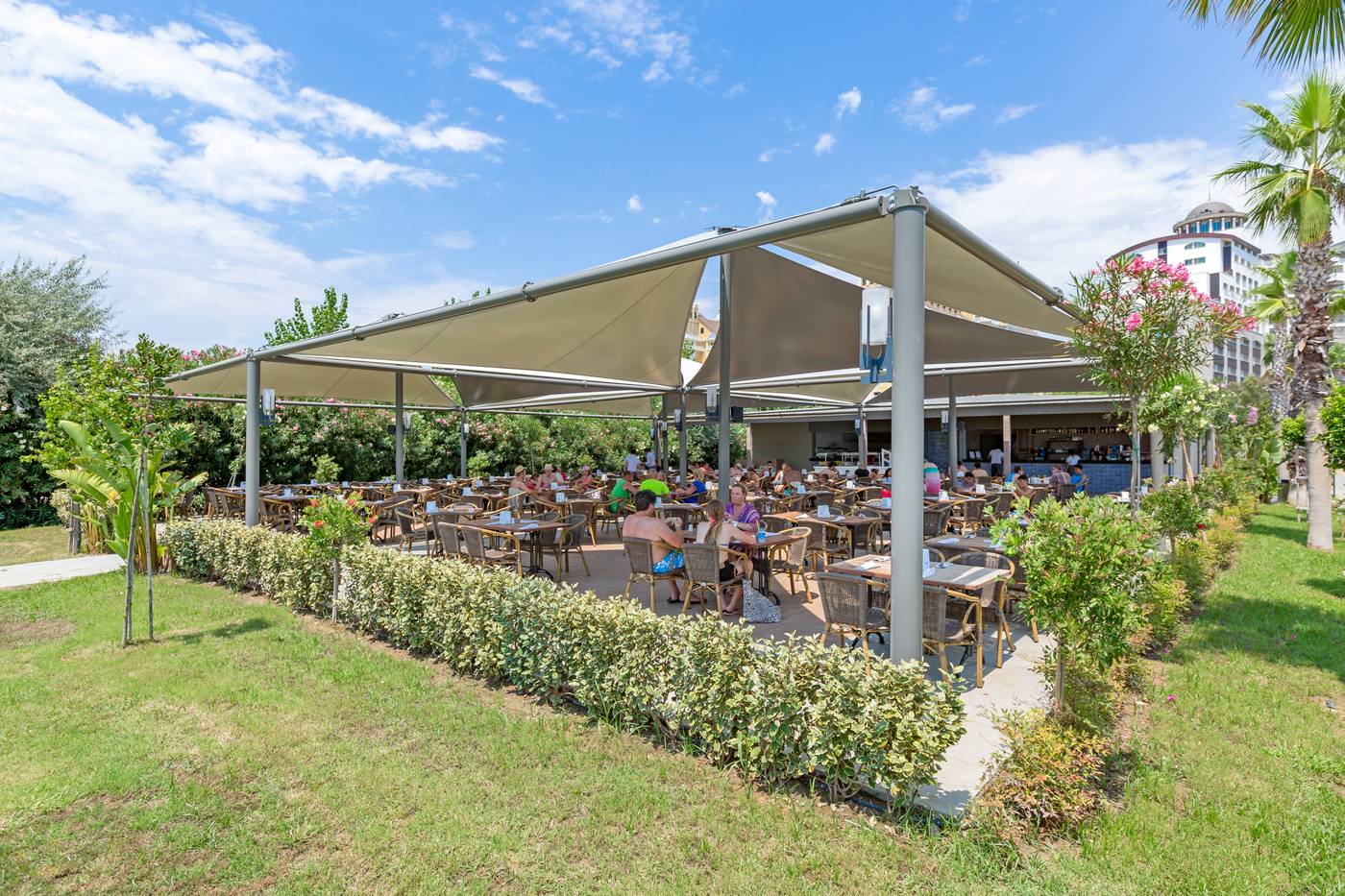 Royal-Seginus-Restaurant-15