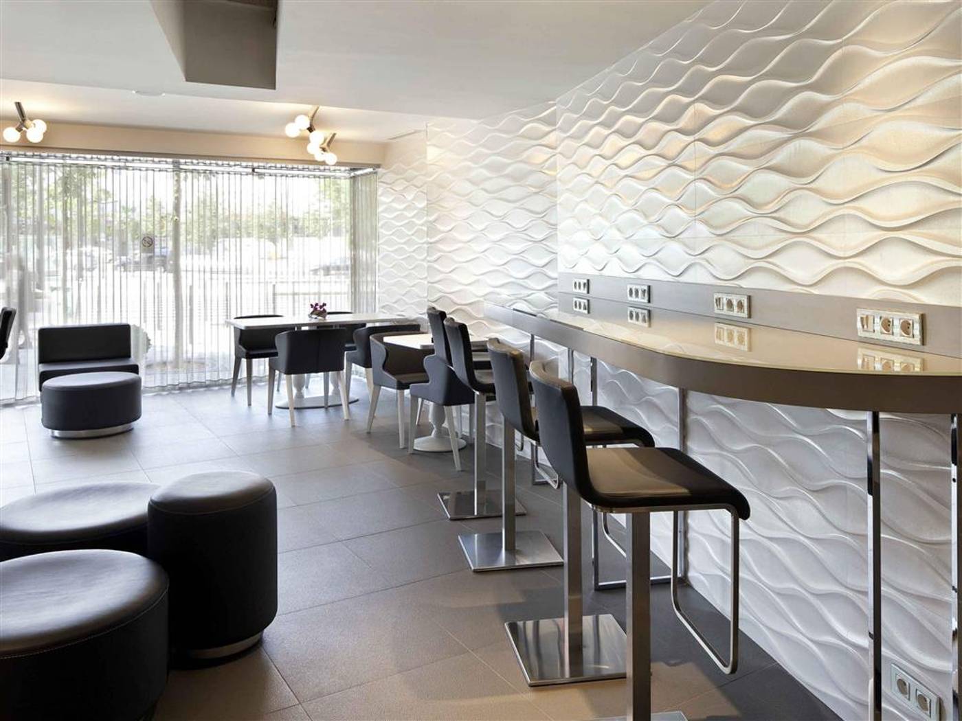 Hotel-Mercure-Paris-Vaugirard-Porte-de-Versailles-Bar-2