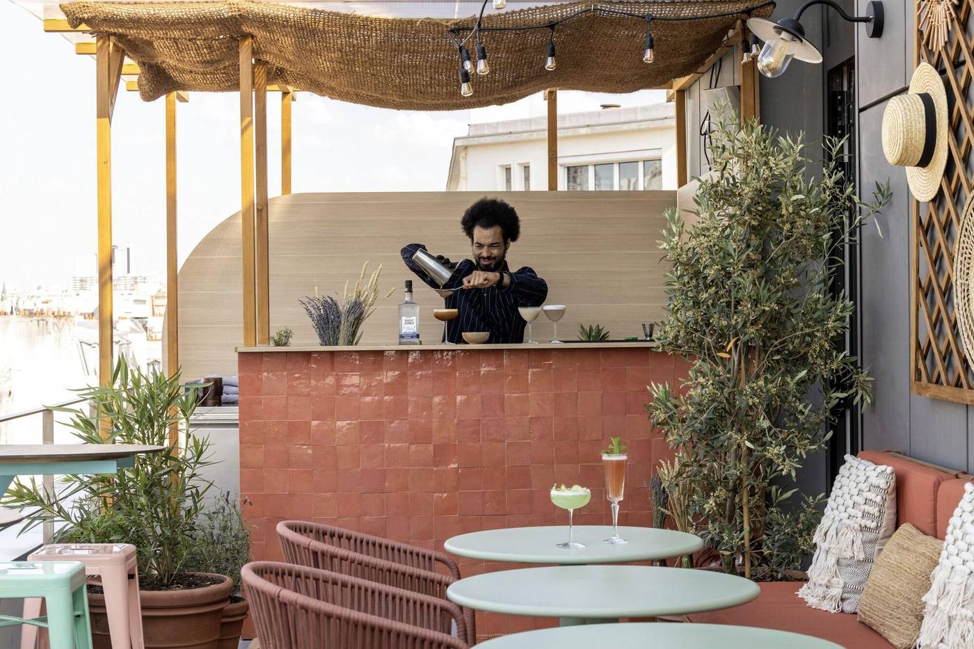 Quinzerie-Hotel---Tour-Eiffel-Bar-48